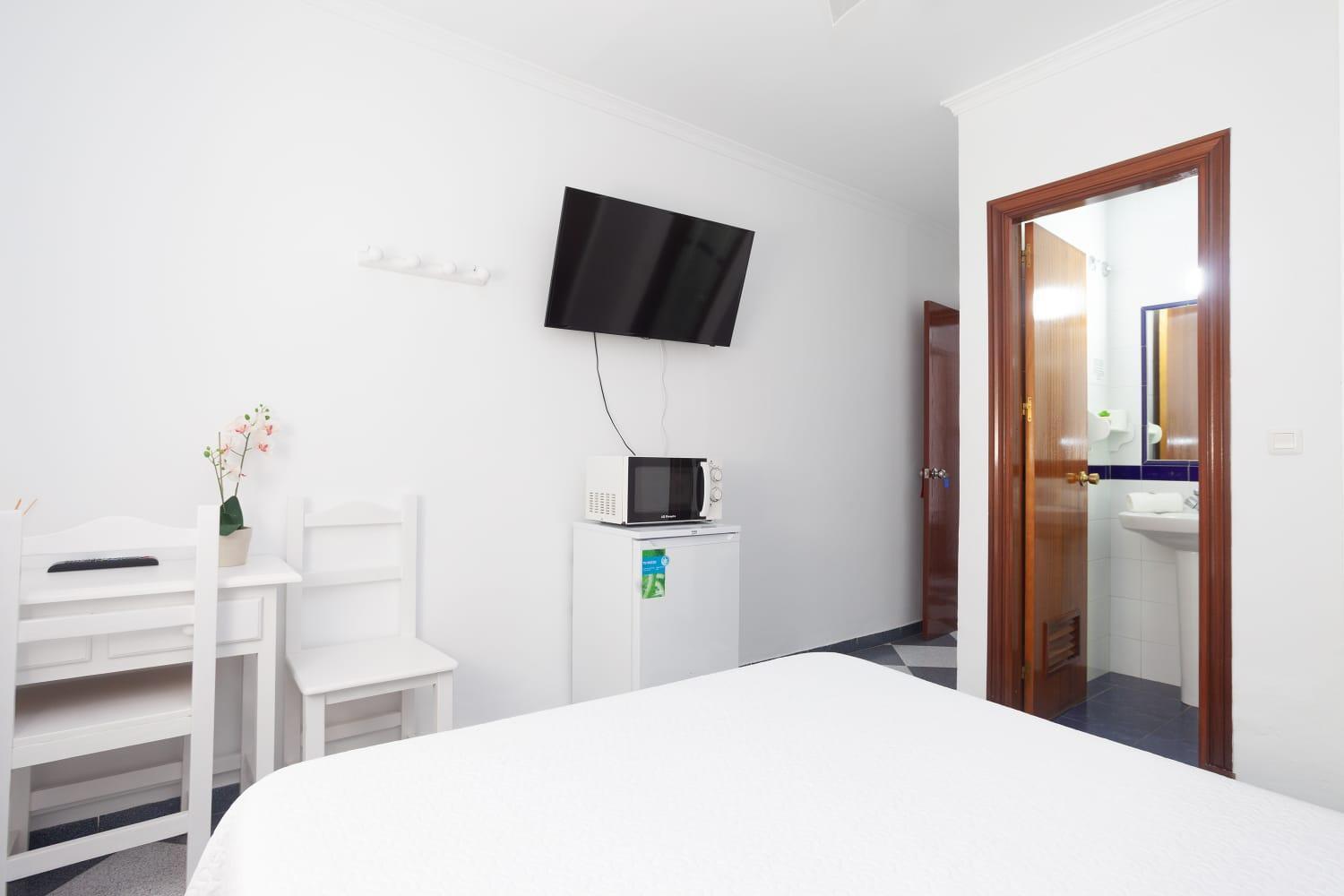 Hostal Restaurante La Giralda Rota Exteriér fotografie